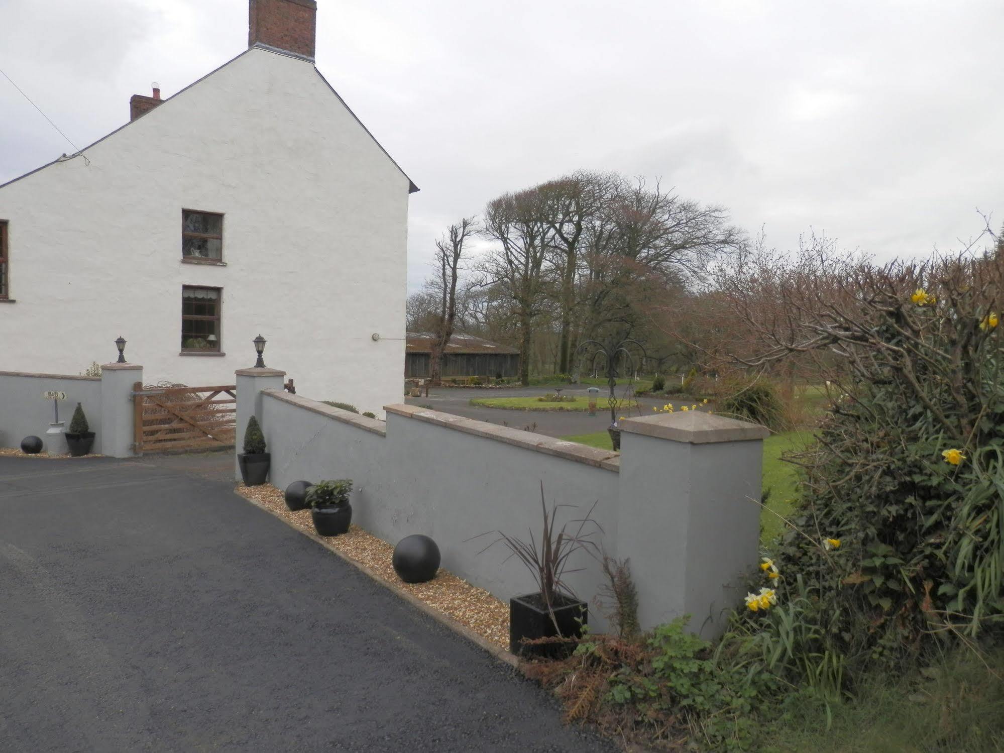 East Hook Farmhouse Guest House Haverfordwest Exterior photo